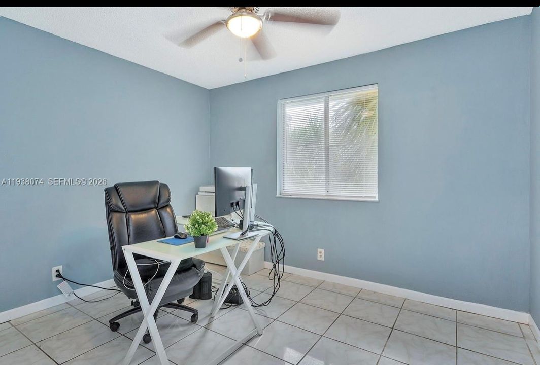 En Venta: $244,900 (2 camas, 2 baños, 1160 Pies cuadrados)