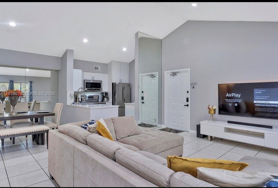 En Venta: $244,900 (2 camas, 2 baños, 1160 Pies cuadrados)