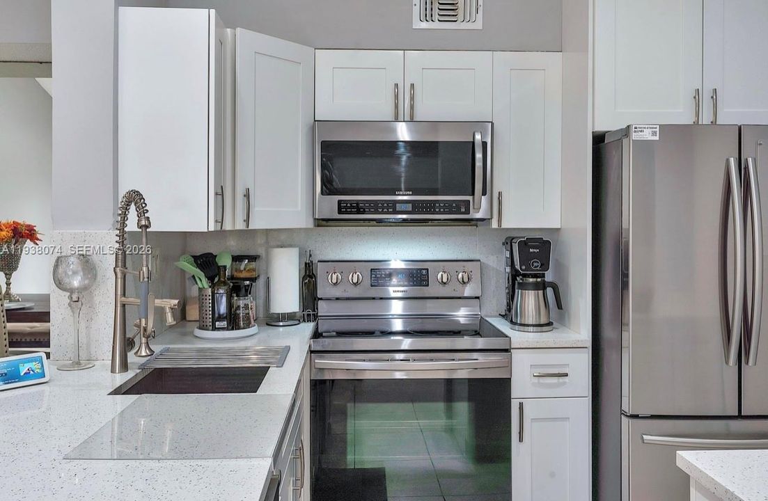 En Venta: $244,900 (2 camas, 2 baños, 1160 Pies cuadrados)