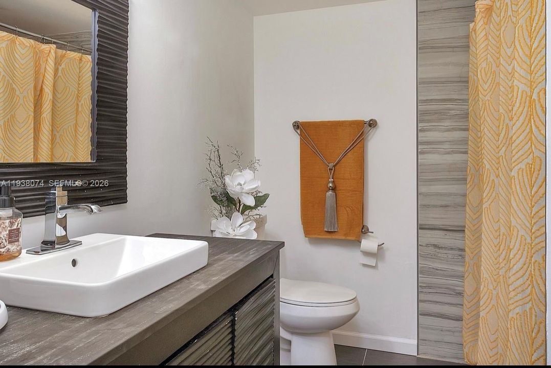 En Venta: $244,900 (2 camas, 2 baños, 1160 Pies cuadrados)