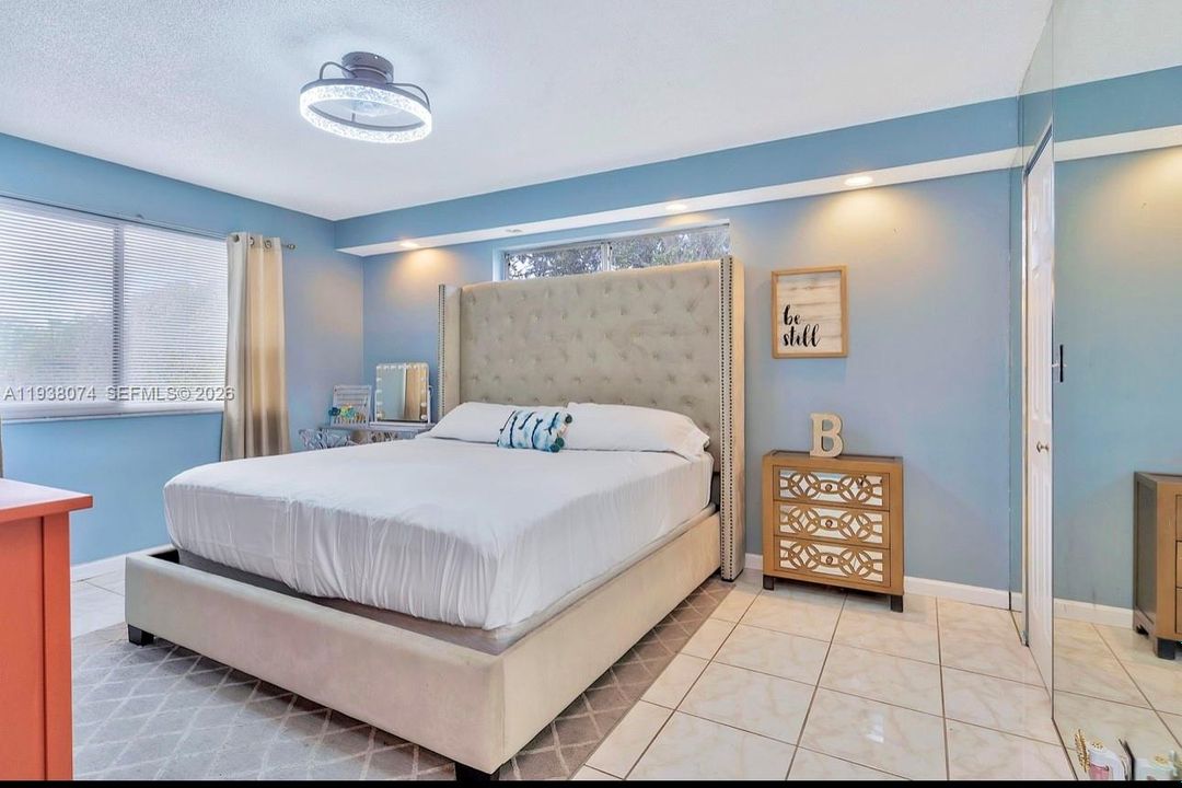 En Venta: $244,900 (2 camas, 2 baños, 1160 Pies cuadrados)