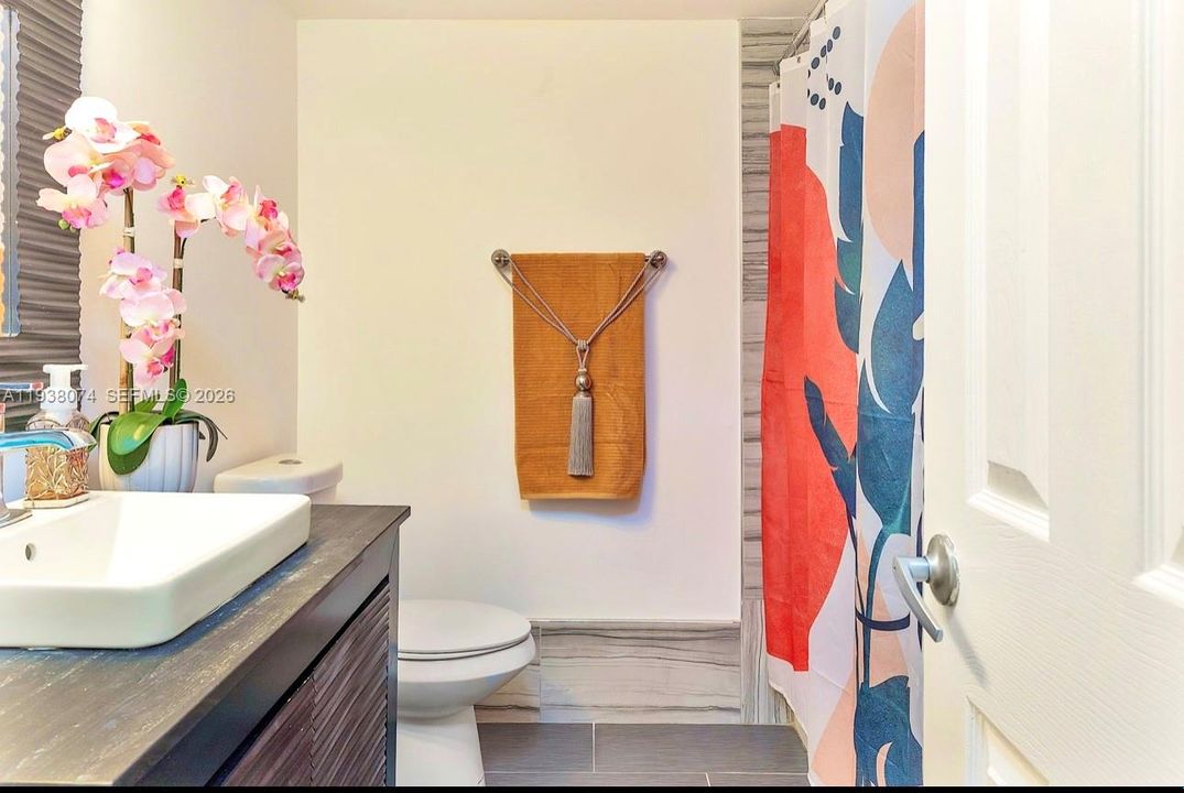 En Venta: $244,900 (2 camas, 2 baños, 1160 Pies cuadrados)