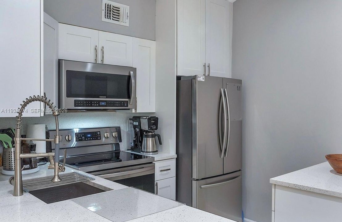 En Venta: $244,900 (2 camas, 2 baños, 1160 Pies cuadrados)