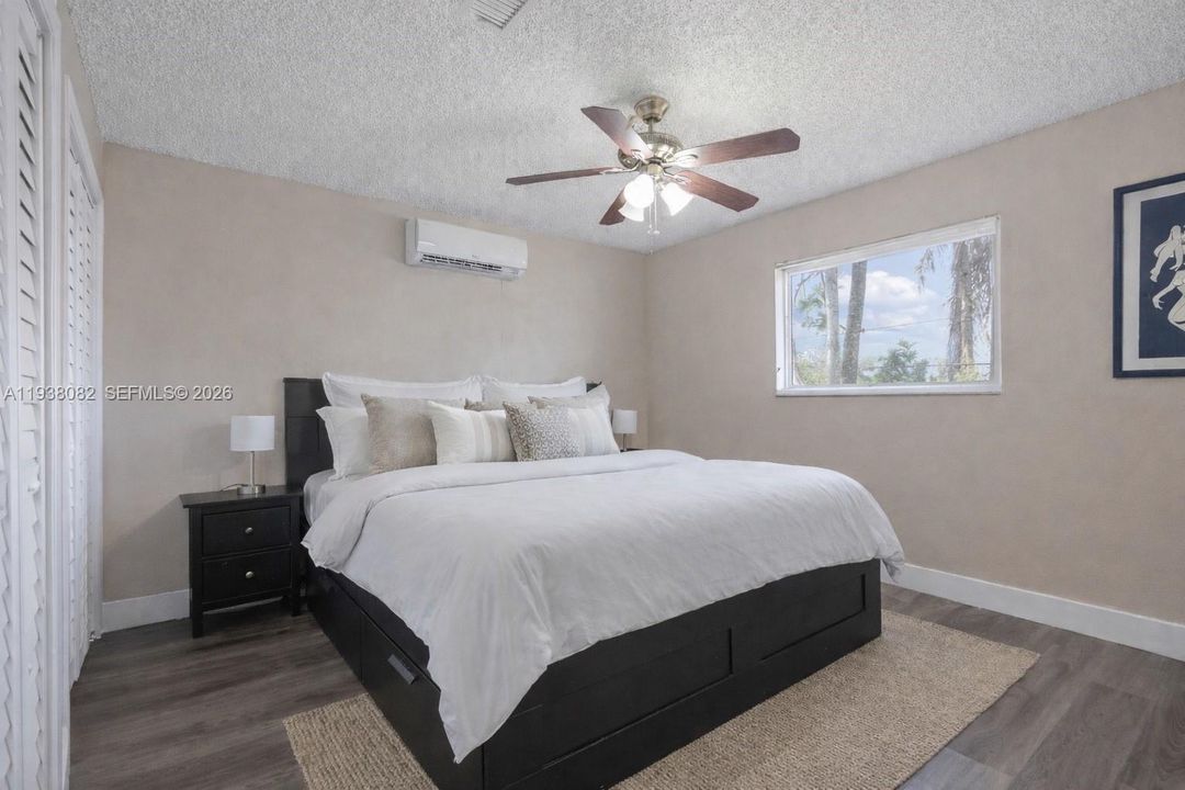 На продажу: $569,900 (4 спален, 2 ванн, 1610 Квадратных фут)