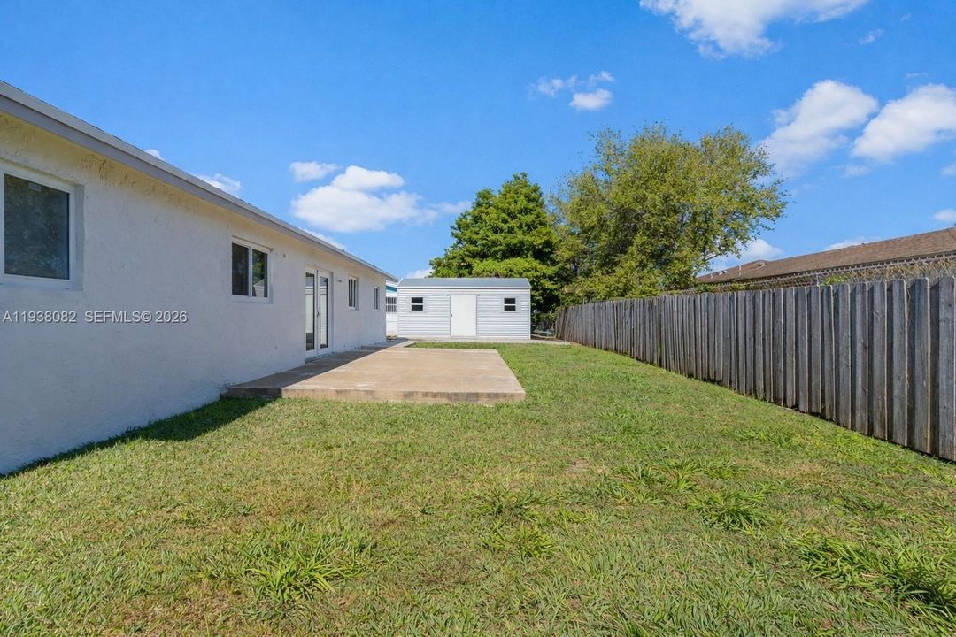 На продажу: $569,900 (4 спален, 2 ванн, 1610 Квадратных фут)