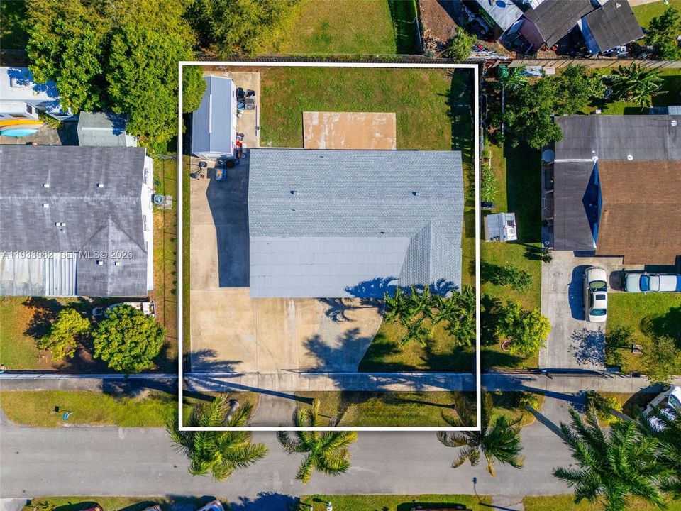 На продажу: $569,900 (4 спален, 2 ванн, 1610 Квадратных фут)