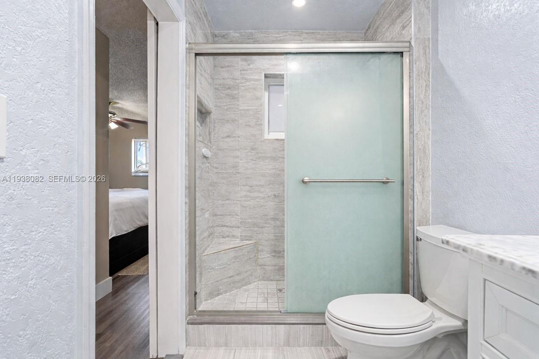 На продажу: $569,900 (4 спален, 2 ванн, 1610 Квадратных фут)