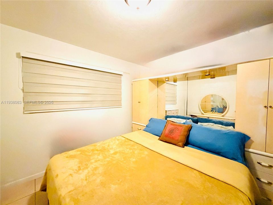 待售: $450,000 (3 贝兹, 1 浴室, 958 平方英尺)