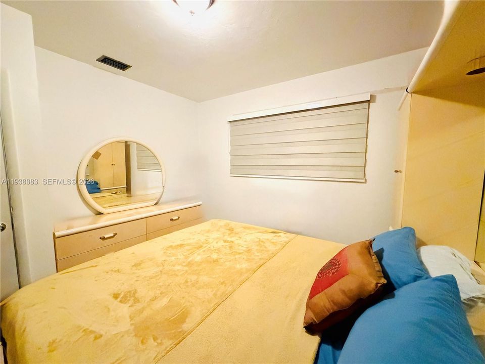 待售: $450,000 (3 贝兹, 1 浴室, 958 平方英尺)