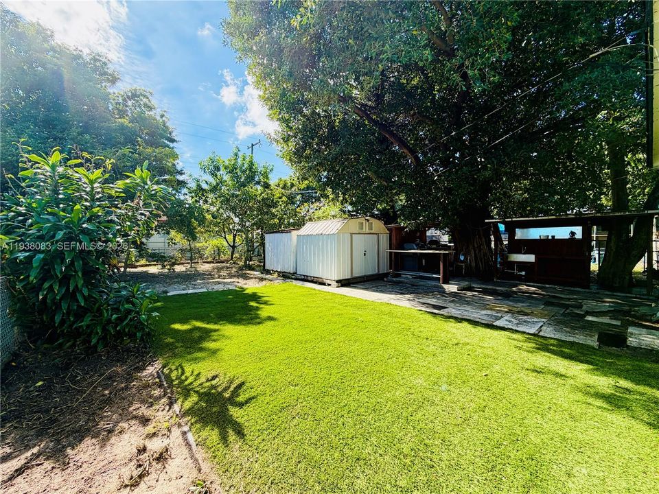 待售: $450,000 (3 贝兹, 1 浴室, 958 平方英尺)