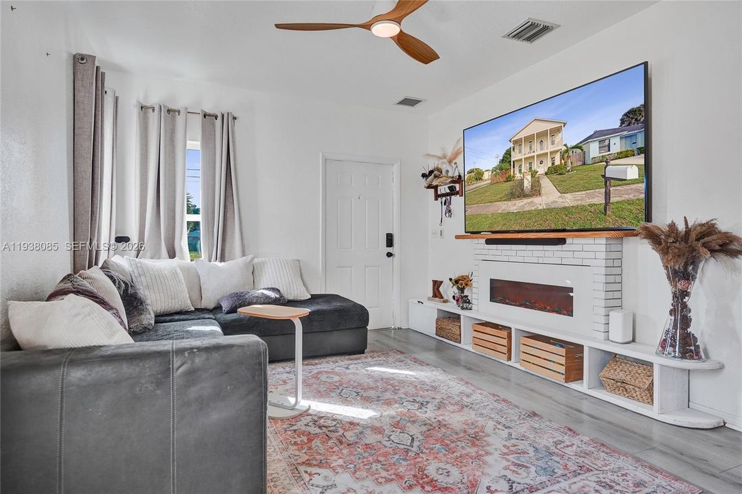 В аренду: $3,200 (4 спален, 3 ванн, 1976 Квадратных фут)