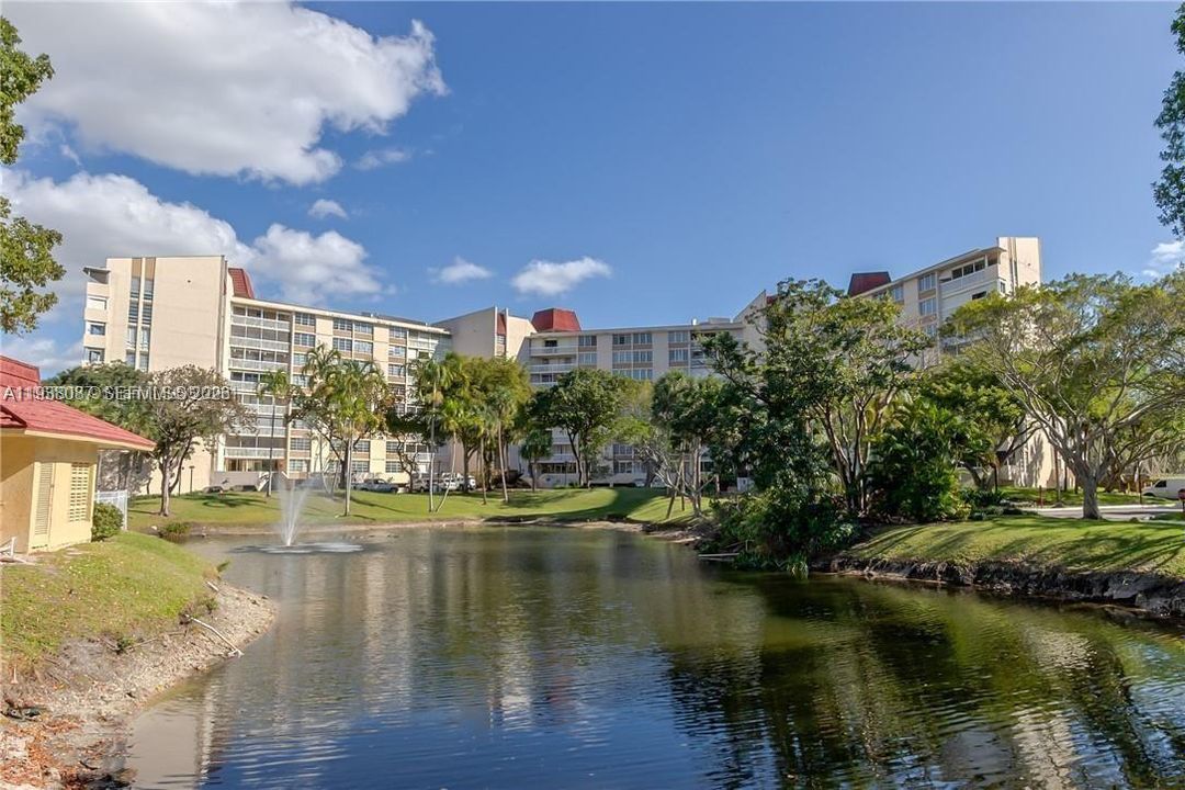 For Rent: $2,000 (2 beds, 2 baths, 1160 Square Feet)