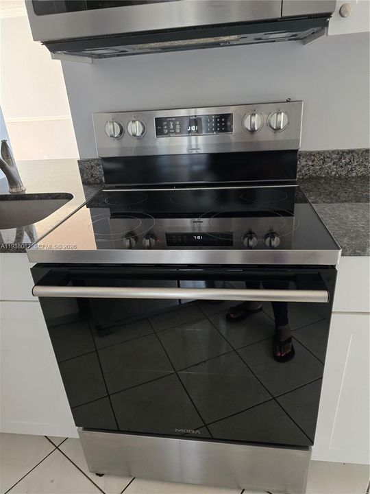 For Rent: $2,000 (2 beds, 2 baths, 1160 Square Feet)