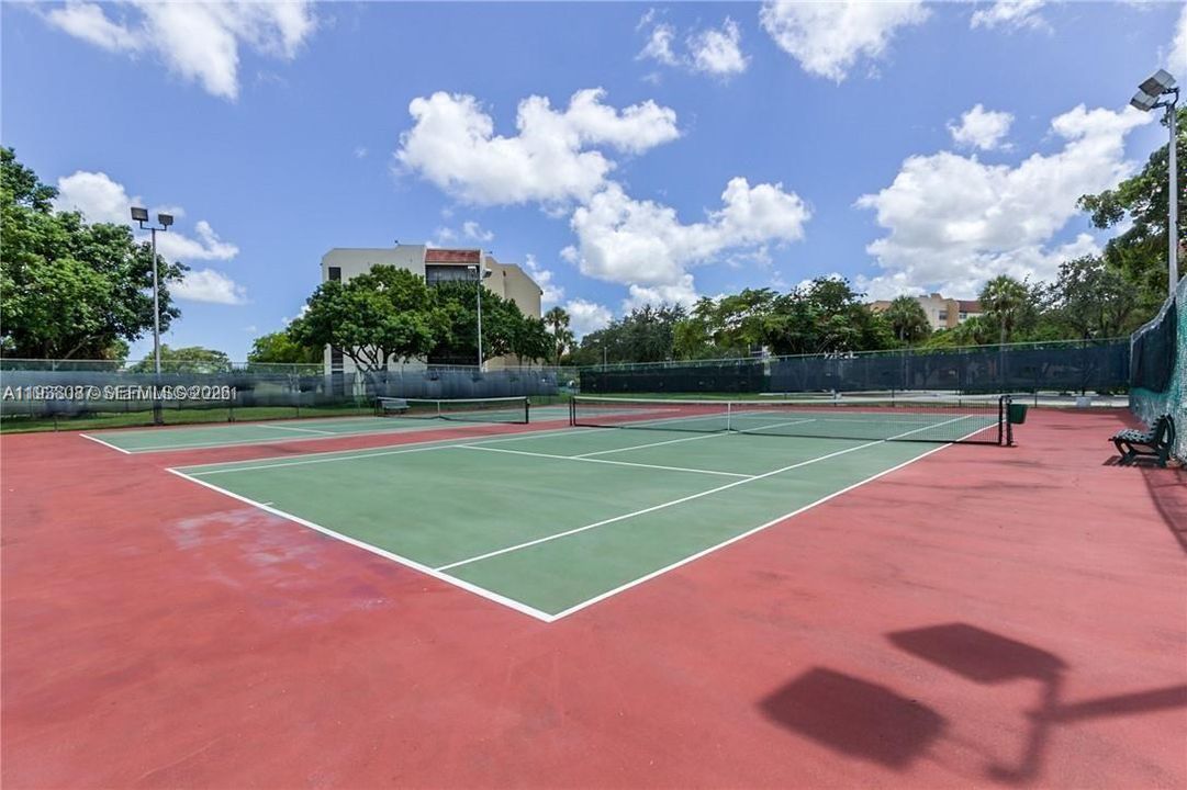 For Rent: $2,000 (2 beds, 2 baths, 1160 Square Feet)