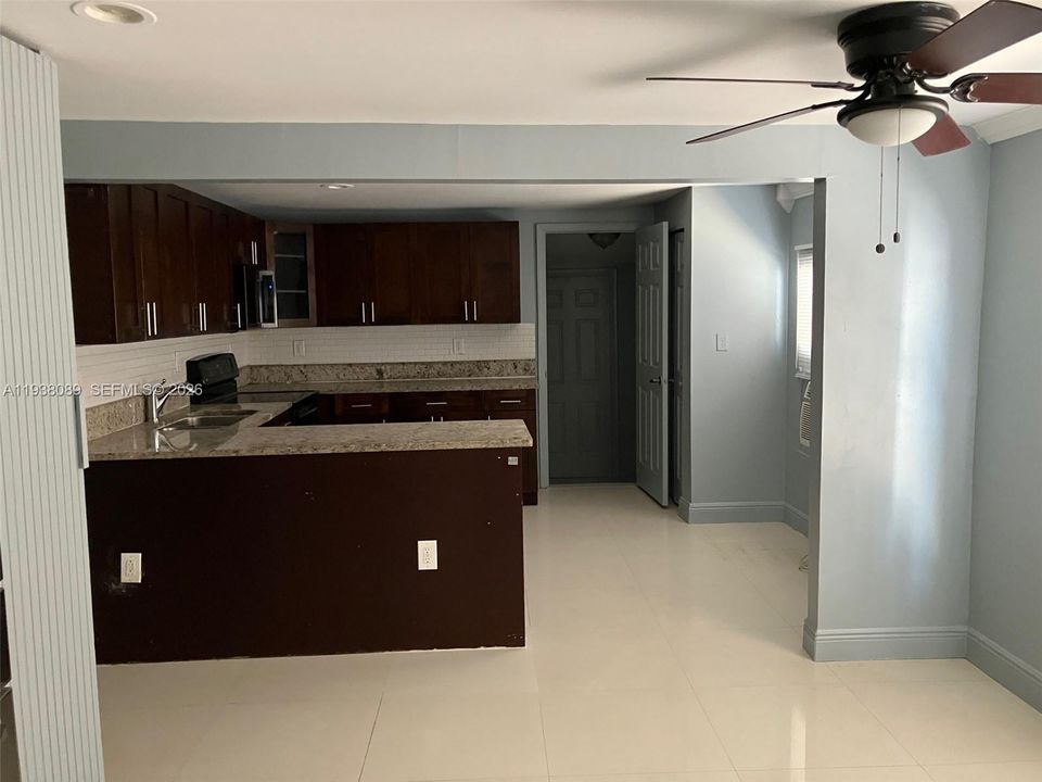 En Renta: $2,750 (5 camas, 2 baños, 1738 Pies cuadrados)