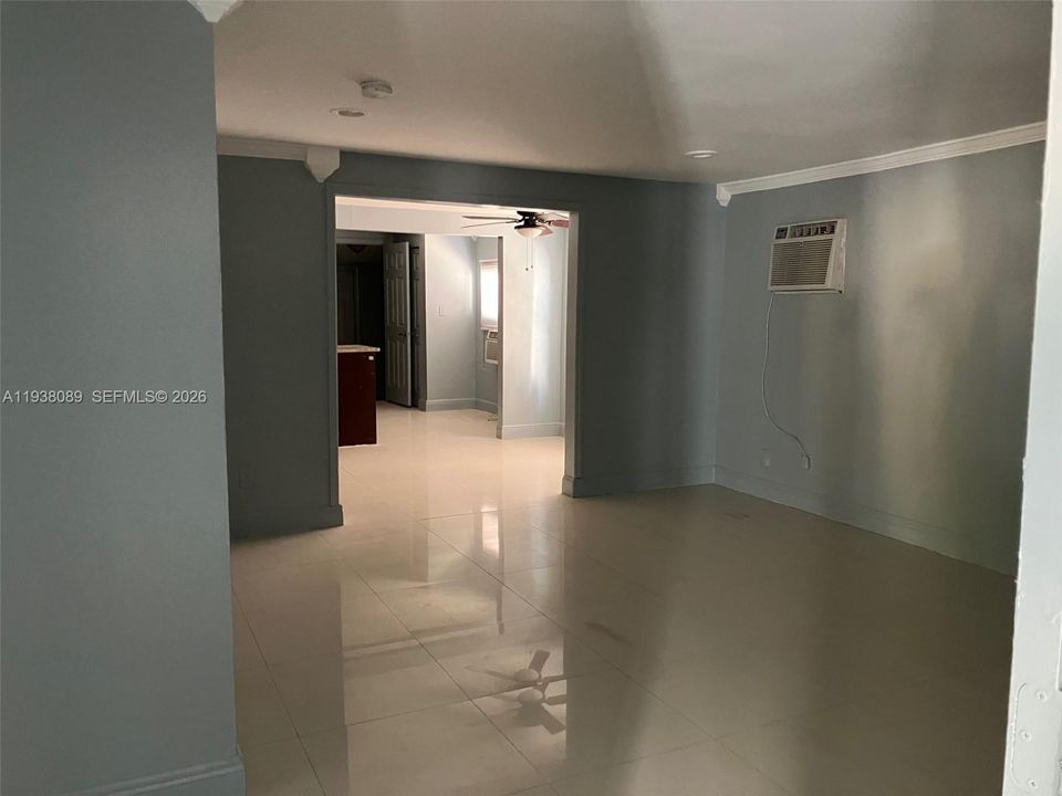 En Renta: $2,750 (5 camas, 2 baños, 1738 Pies cuadrados)