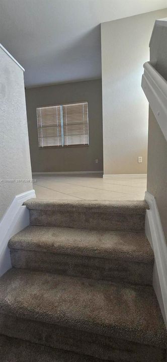 For Rent: $2,400 (2 beds, 2 baths, 1077 Square Feet)