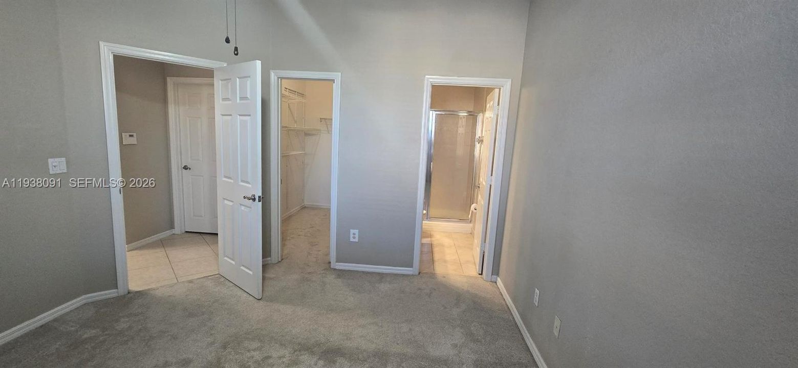 For Rent: $2,400 (2 beds, 2 baths, 1077 Square Feet)
