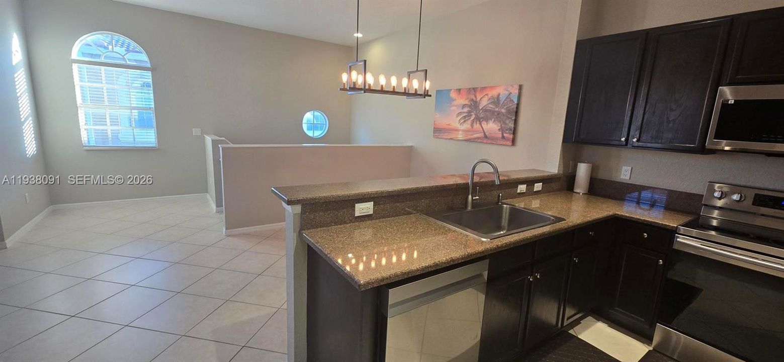 For Rent: $2,400 (2 beds, 2 baths, 1077 Square Feet)