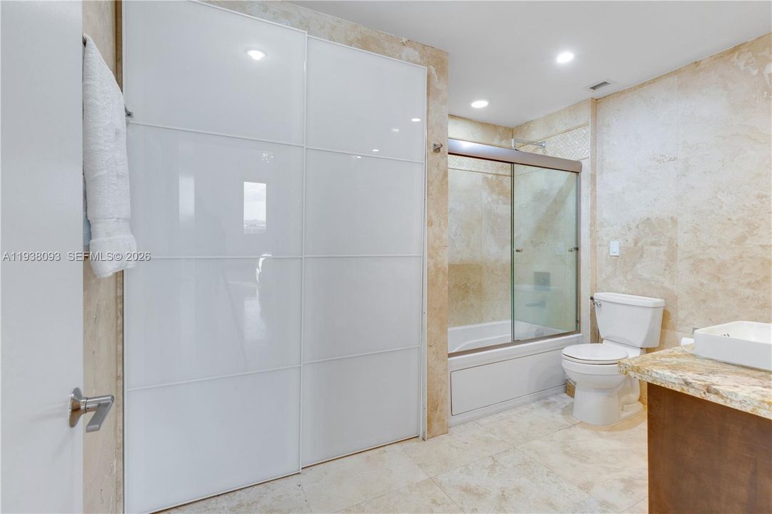 En Venta: $2,050,000 (2 camas, 2 baños, 1230 Pies cuadrados)