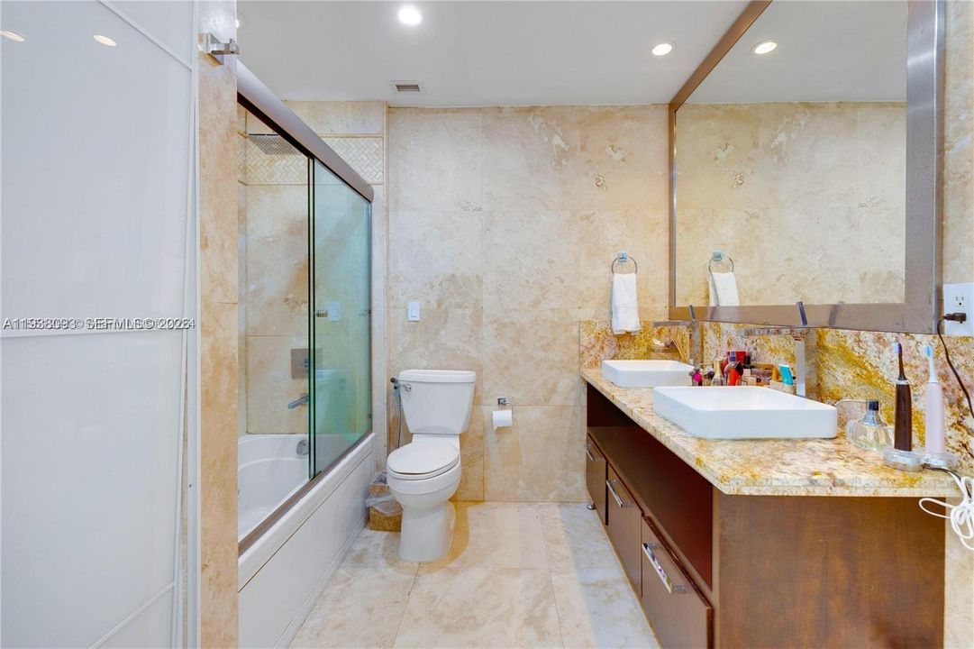 En Venta: $2,050,000 (2 camas, 2 baños, 1230 Pies cuadrados)