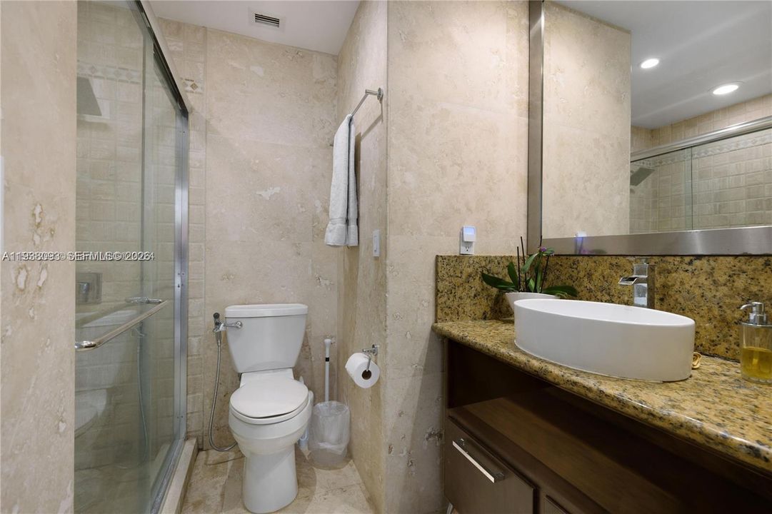 En Venta: $2,050,000 (2 camas, 2 baños, 1230 Pies cuadrados)