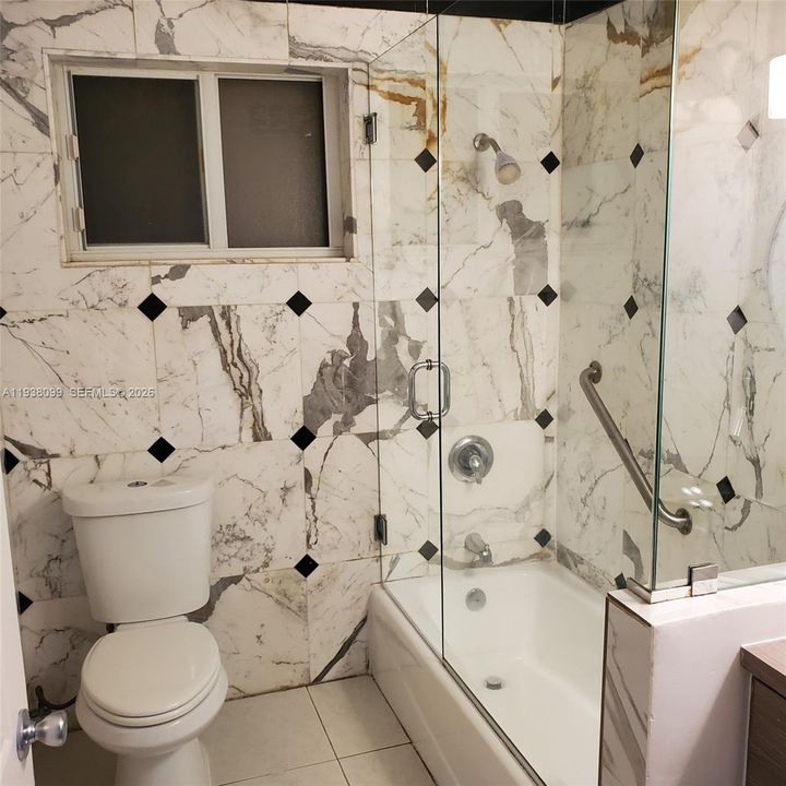 En Renta: $3,600 (3 camas, 2 baños, 2814 Pies cuadrados)