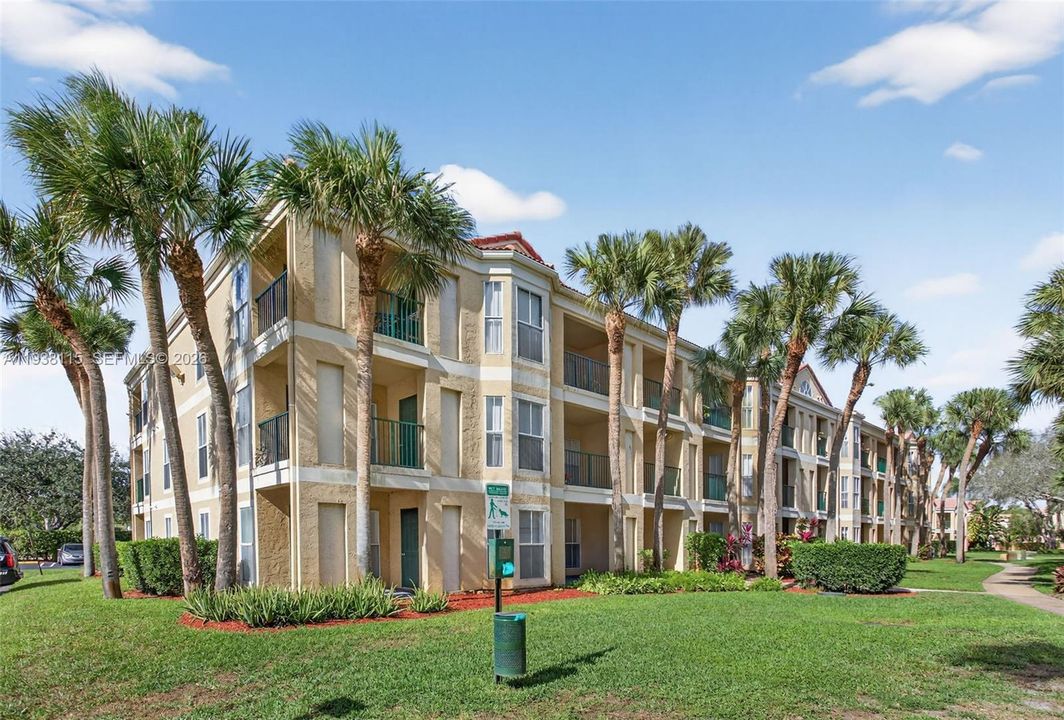 出租: $2,150 (1 贝兹, 1 浴室, 950 平方英尺)