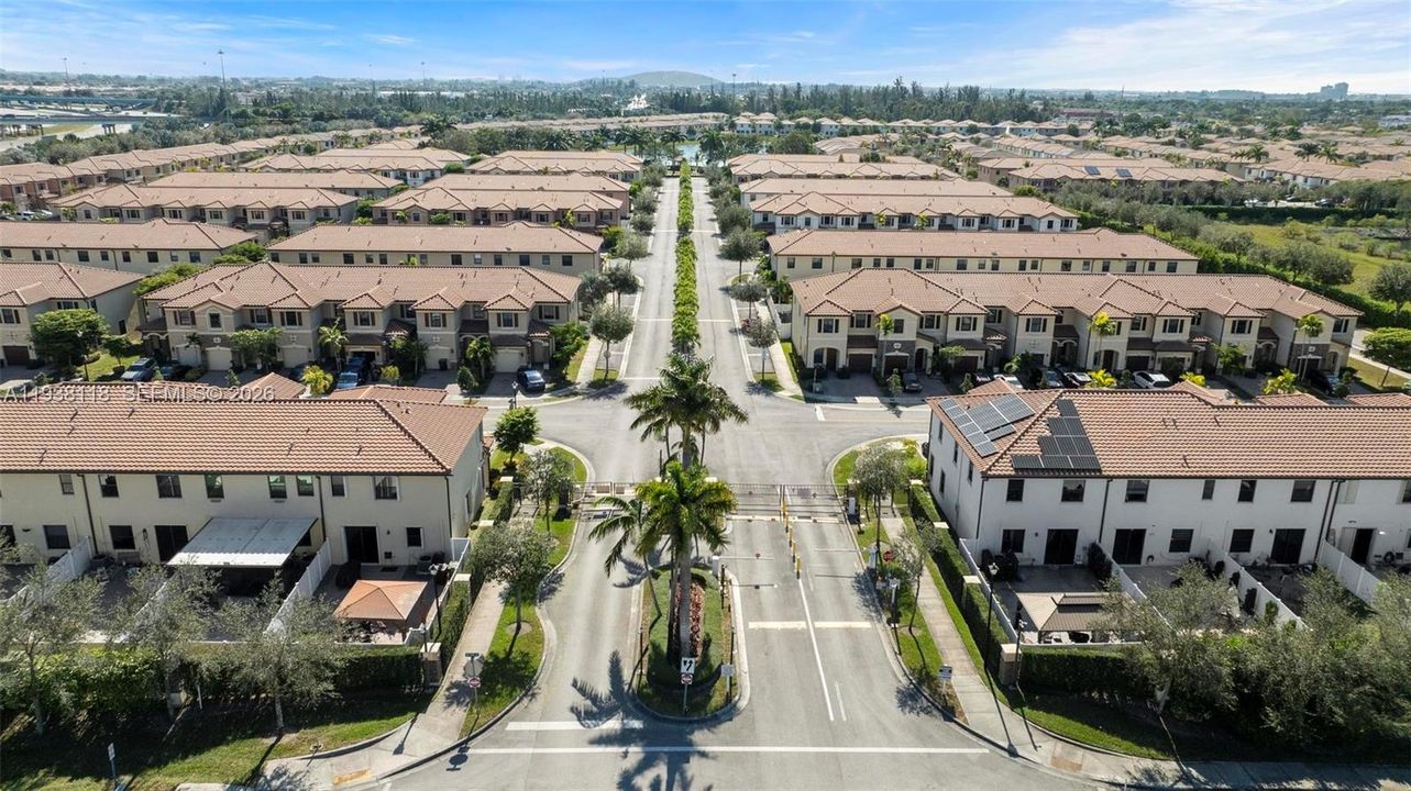 待售: $560,000 (3 贝兹, 2 浴室, 1592 平方英尺)