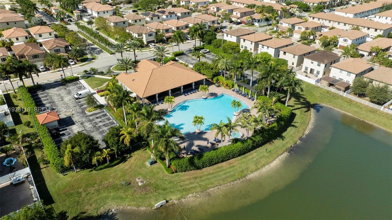 待售: $560,000 (3 贝兹, 2 浴室, 1592 平方英尺)