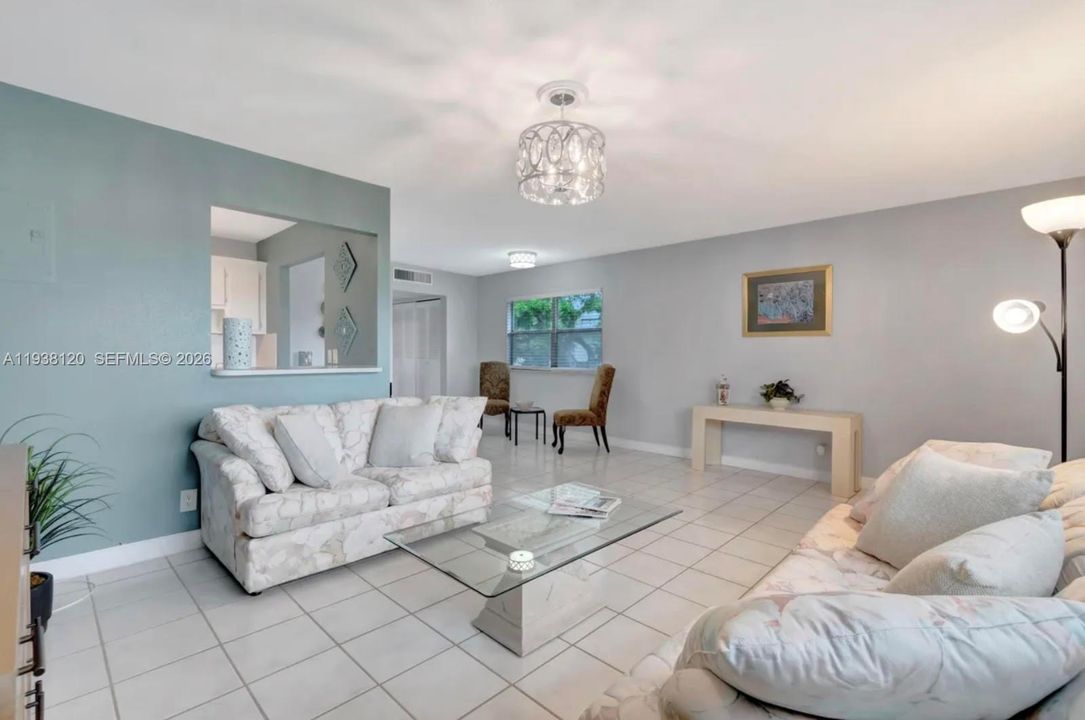 For Rent: $1,500 (1 beds, 1 baths, 720 Square Feet)