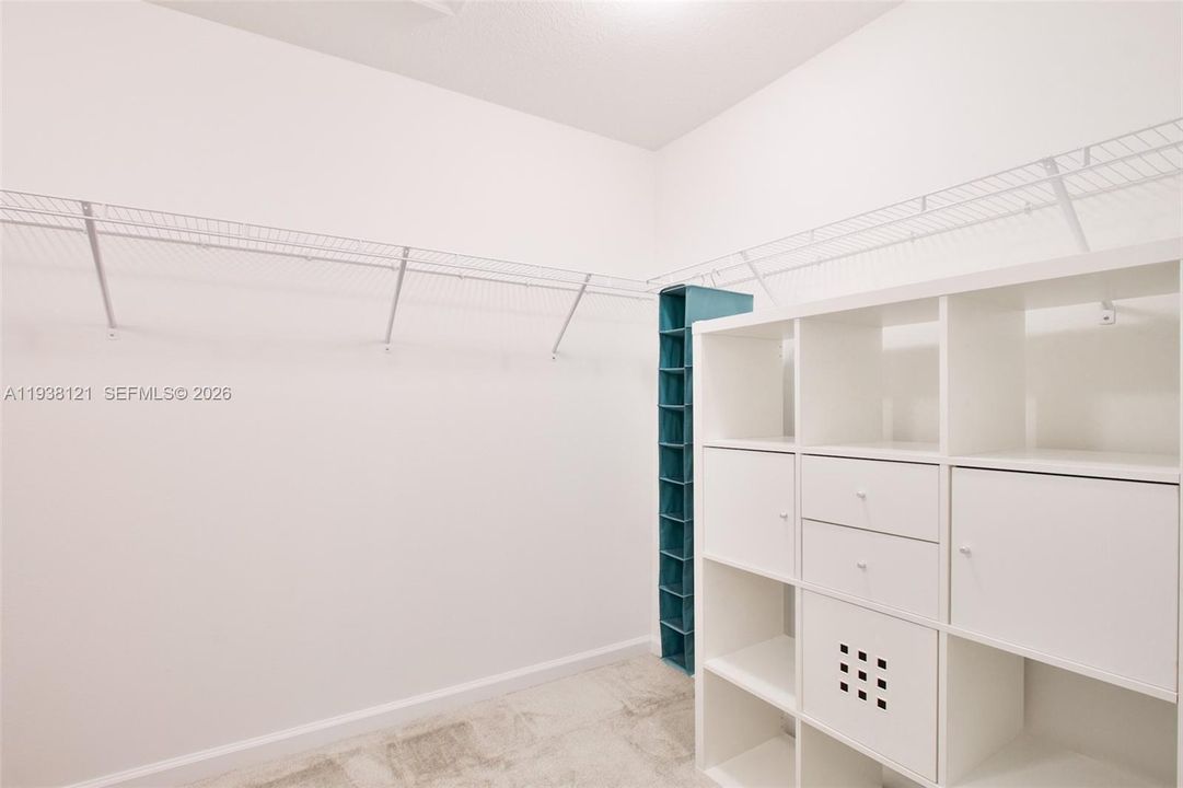 For Sale: $499,500 (3 beds, 2 baths, 2002 Square Feet)