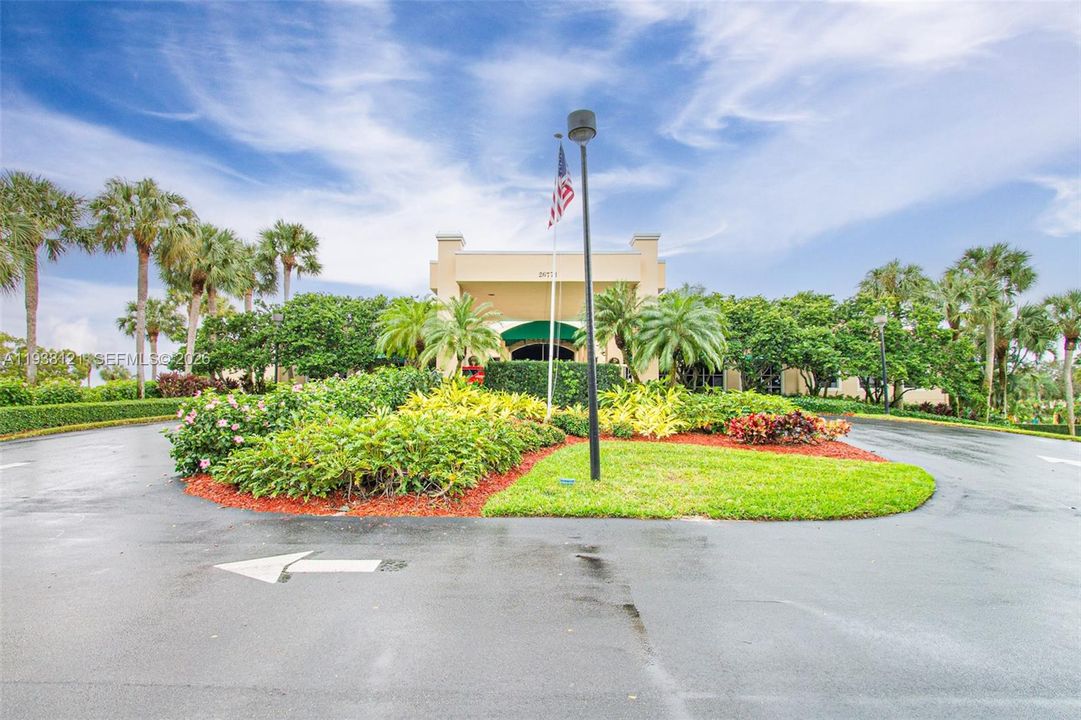 For Sale: $499,500 (3 beds, 2 baths, 2002 Square Feet)