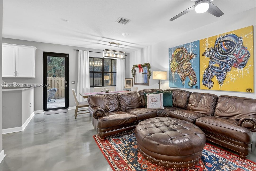 En Venta: $600,000 (3 camas, 2 baños, 1835 Pies cuadrados)