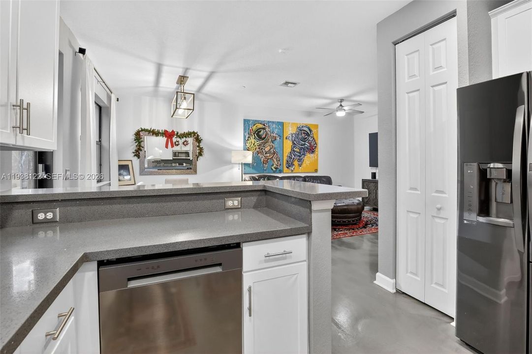 En Venta: $600,000 (3 camas, 2 baños, 1835 Pies cuadrados)