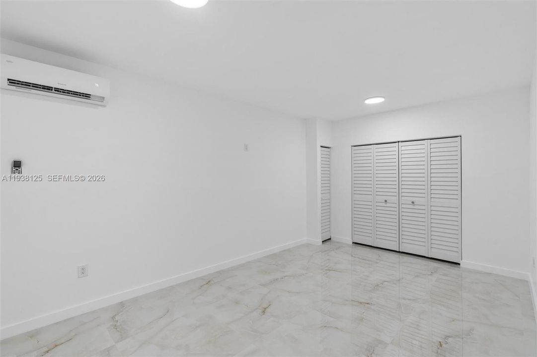 En Venta: $590,000 (4 camas, 2 baños, 1353 Pies cuadrados)