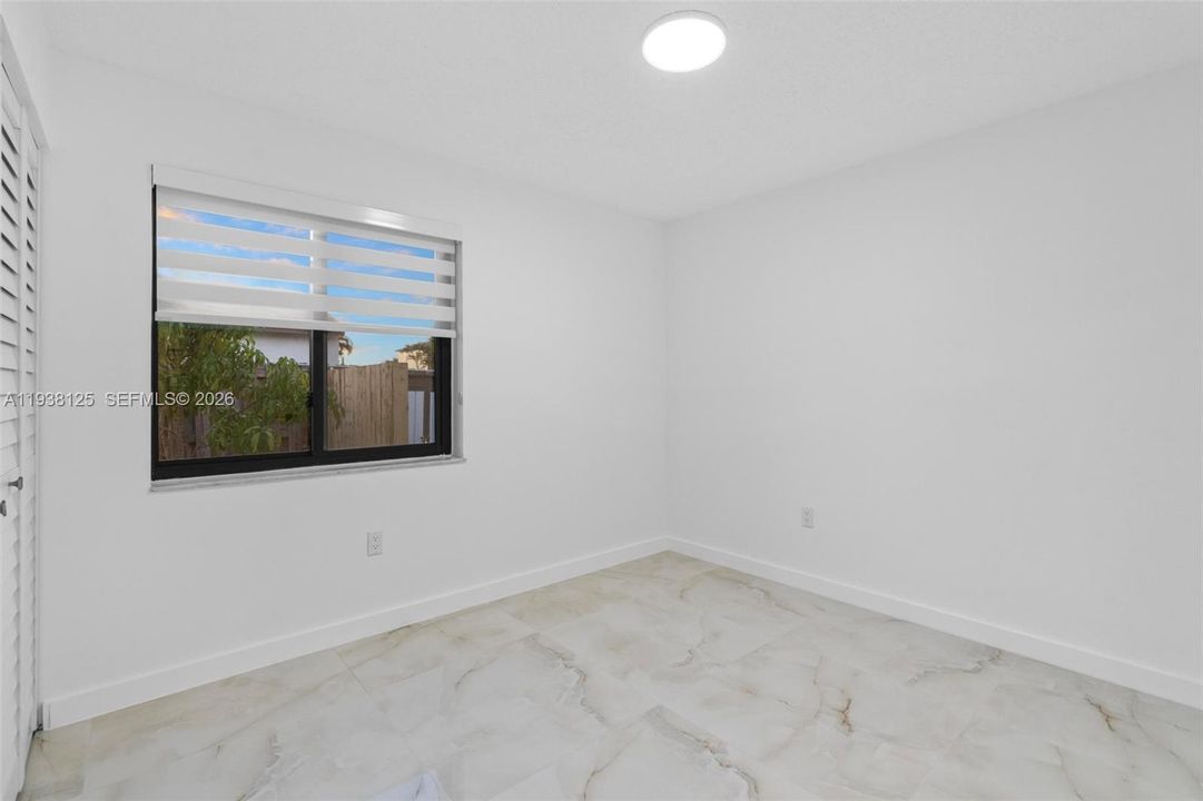 En Venta: $590,000 (4 camas, 2 baños, 1353 Pies cuadrados)