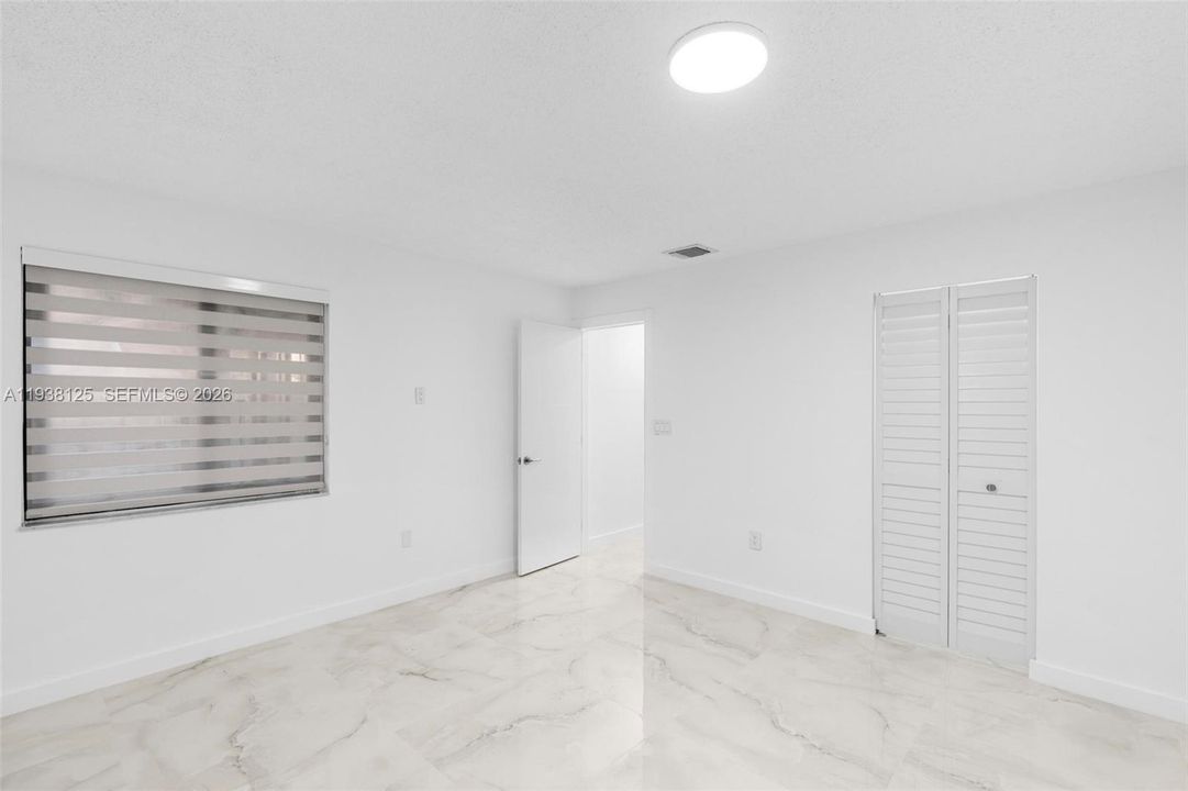 En Venta: $590,000 (4 camas, 2 baños, 1353 Pies cuadrados)