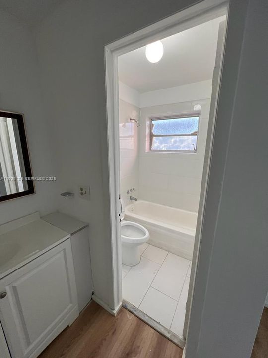 На продажу: $199,999 (1 спален, 1 ванн, 661 Квадратных фут)