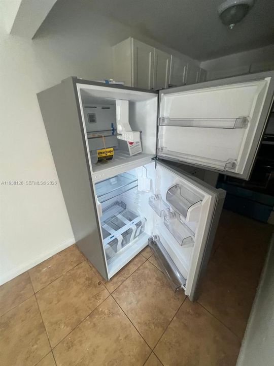 На продажу: $199,999 (1 спален, 1 ванн, 661 Квадратных фут)