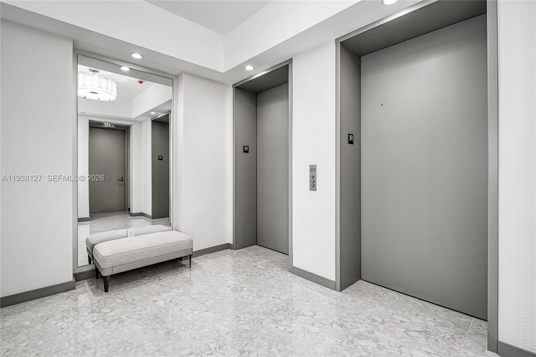 待售: $3,650,000 (2 贝兹, 2 浴室, 2009 平方英尺)