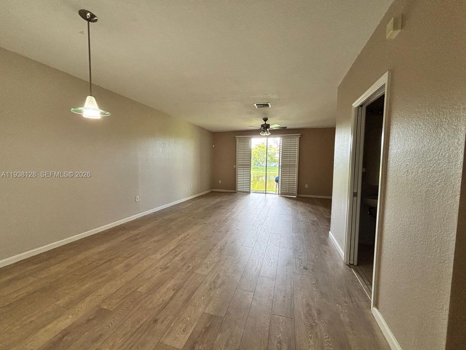 出租: $2,700 (3 贝兹, 2 浴室, 1306 平方英尺)