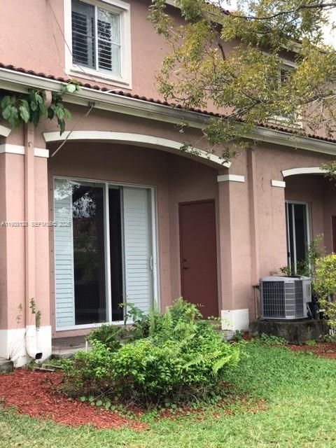 出租: $2,700 (3 贝兹, 2 浴室, 1306 平方英尺)