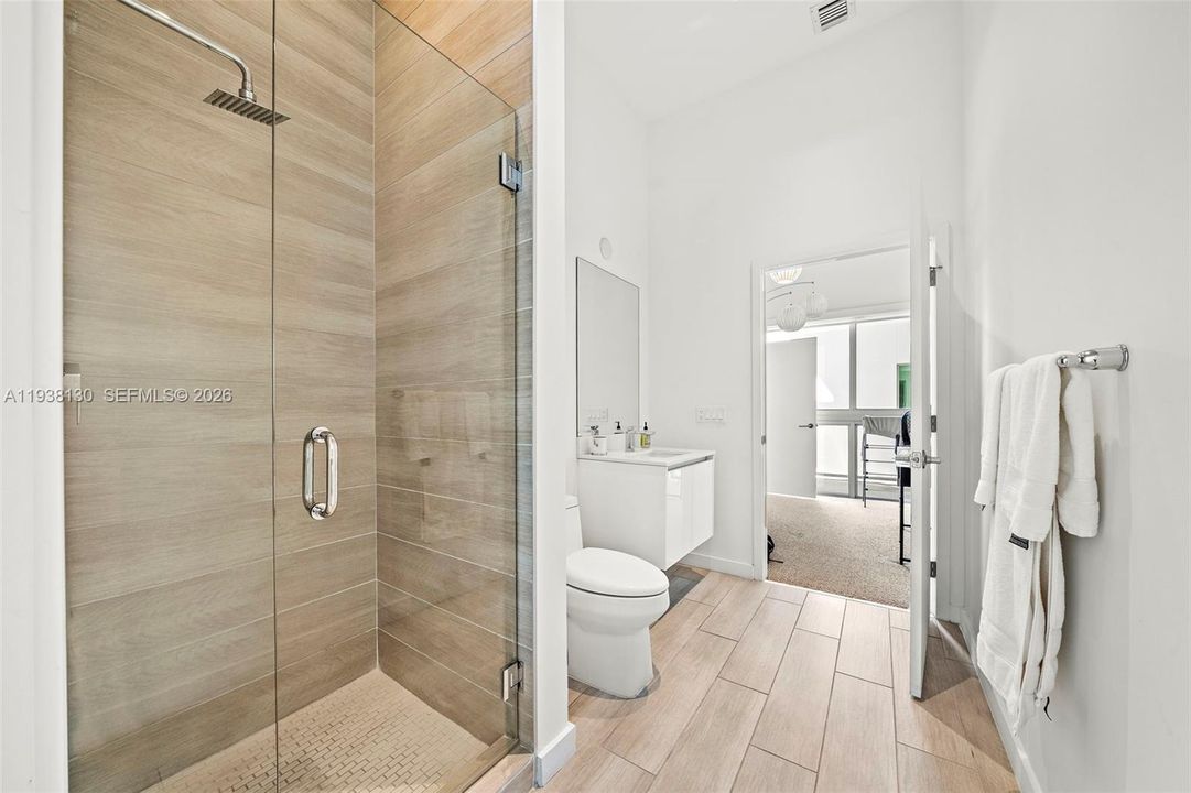 В аренду: $3,950 (2 спален, 2 ванн, 962 Квадратных фут)