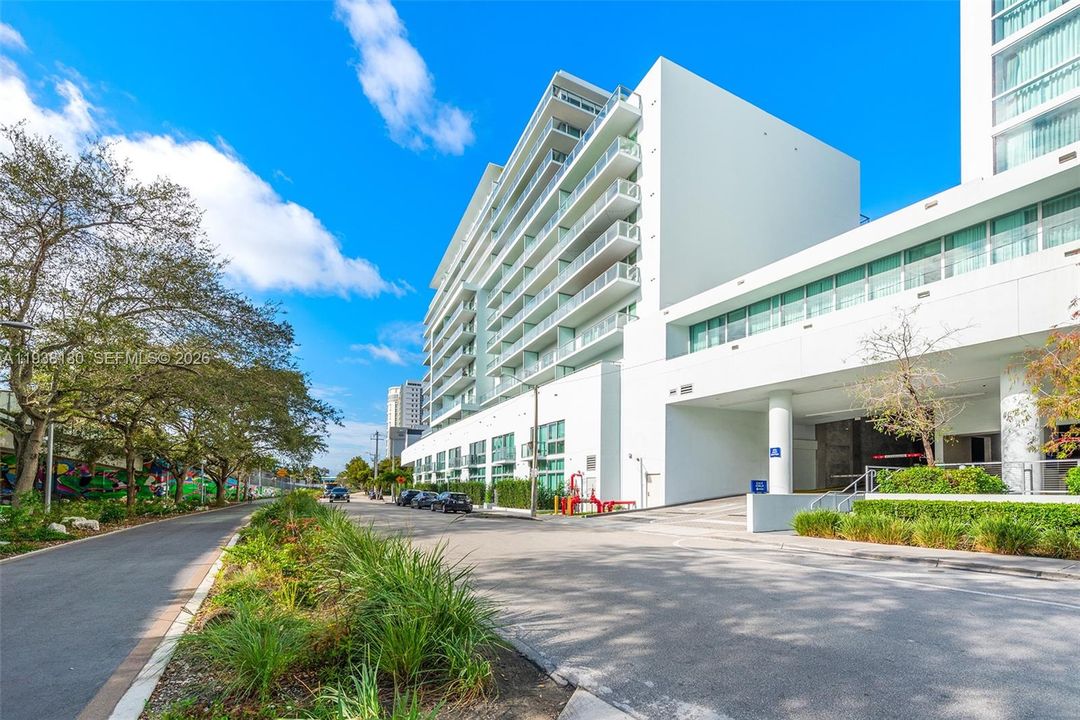 В аренду: $3,950 (2 спален, 2 ванн, 962 Квадратных фут)