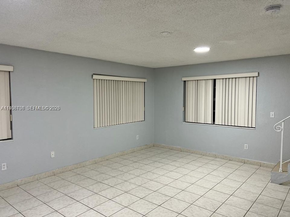 En Renta: $1,950 (2 camas, 1 baños, 1123 Pies cuadrados)