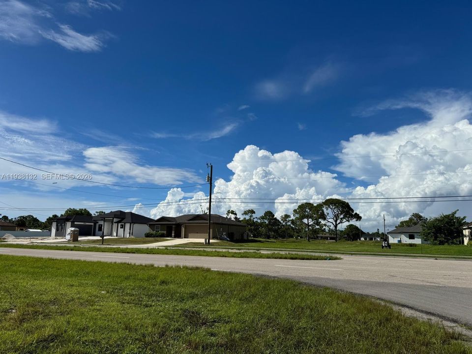 待售: $80,000 (0.28 acres)