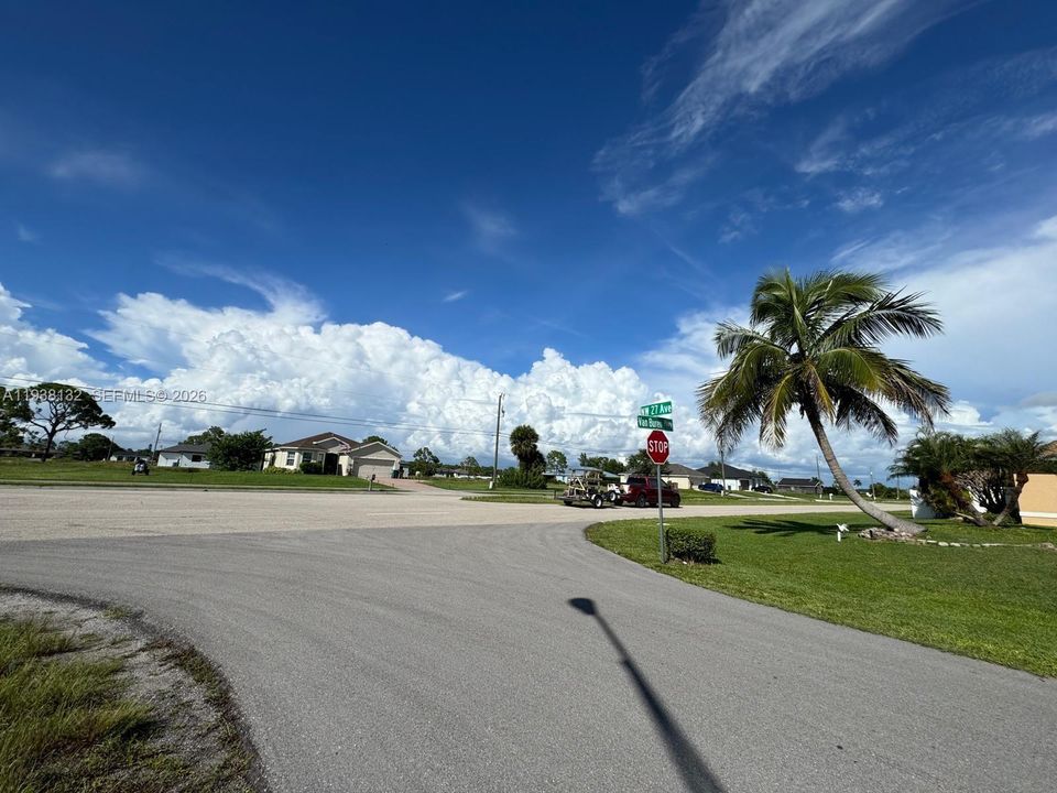 待售: $80,000 (0.28 acres)