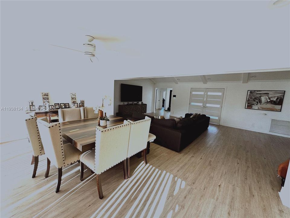 出租: $4,500 (3 贝兹, 2 浴室, 2073 平方英尺)