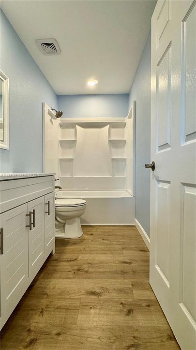 For Sale: $239,900 (2 beds, 2 baths, 1024 Square Feet)